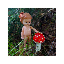 Load image into Gallery viewer, Lilly and mushroom